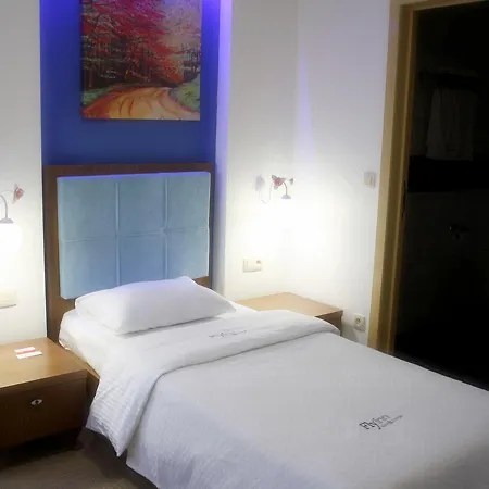 Bed & Breakfast Fly Lounge 3*