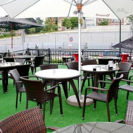 Fly Lounge Bed & Breakfast 3*
